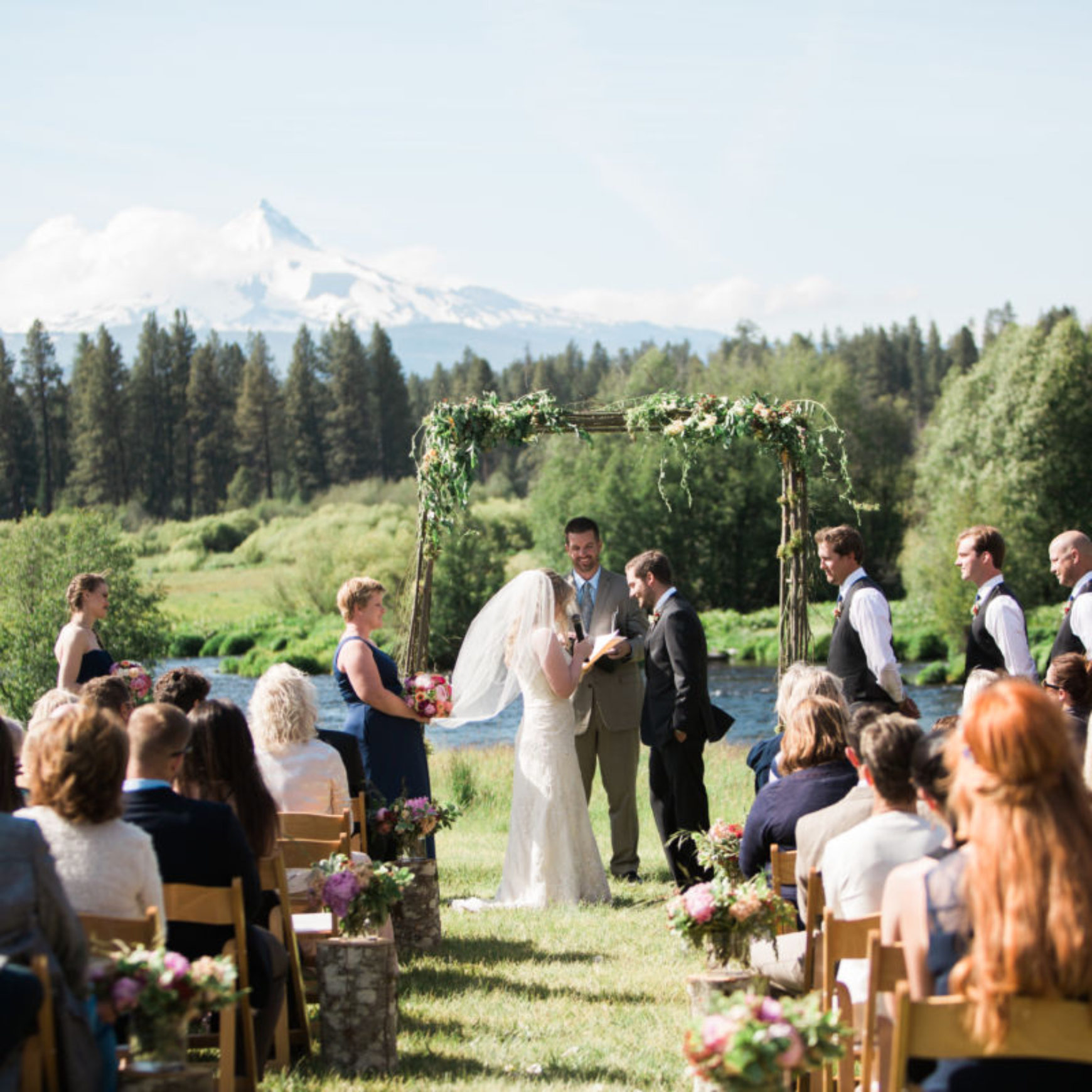 Romantic Central Oregon Wedding Nestled in the Trees